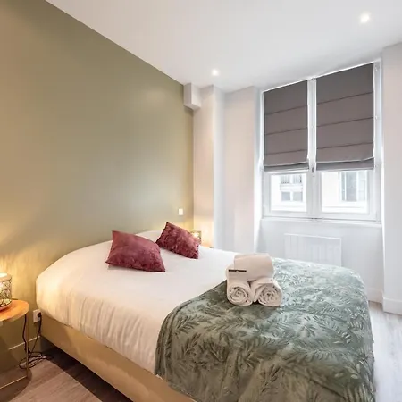 Le Pompadour - Magnifique T2 Place Bellecour 4Eme Etage Sans Ascenseur - 4Th Floor No Elevator Lyon Exterior photo